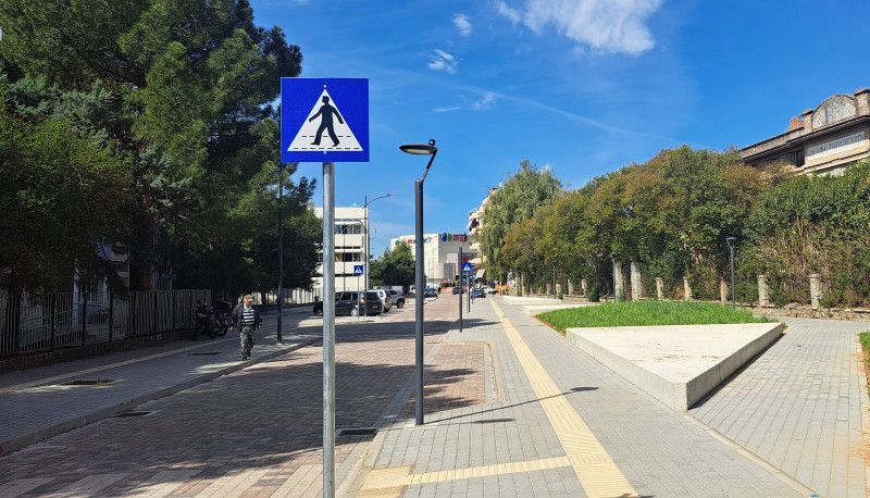 agrinio-dothike-stin-kykloforia-i-odos-mavili-photos