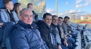 dimarchos-kai-antidimarchoi-agriniou-sto-gipedo-th-kolokotronis-gia-ton-panaitoliko