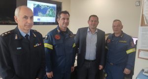 Ο Θ. Βασιλόπουλος με τον Διοικητή της Περ. Πυροσβεστικής Δυτ.…
