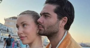 garyfallia-kalifoni-kai-christos-mastoras-apolamvanoun-tis-diakopes-tous-agkalia-photo