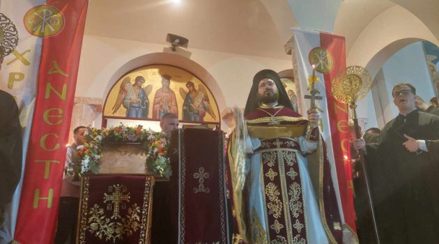 Αγρίνιο – Ι.Ν. Αγίας Βαρβάρας: Ανάσταση με λαμπρότητα και θρησκευτική κατάνυξη (Videos – Photos)