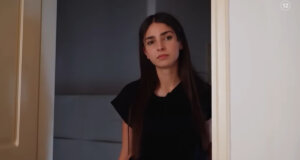 Η Ιφιγένεια Τζόλα η τηλεοπτική «Βασιλική» από τη «Γη της Ελιάς» περπάτησε λίγο πριν τον Δ' Κύκλο στον Κήπο των Ηρώων, στο Μεσολόγγι.