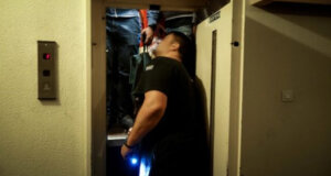 Το πρωί της 14ης Νοεμβρίου η έντονη νεροποντή στο Αγρίνιο προκάλεσε διακοπή ρεύματος ενώ αρκετοί εγκλωβίστηκαν σε ασανσέρ