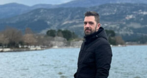 Το Αγρίνιο πενθεί καθώς ο 32χρονος Κώστας Τσερίκος είναι ο νεκρός του τροχαίου που σημειώθηκε την 12η Φεβρουαρίου στο Ευηνοχώρι.
