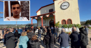 Ο Λάμπρος Καπούλας σκοτώθηκε μετά από τροχαίο στο Λουτρό, θρήνος και σπαραγμός στο τελευταίο «αντίο» στο Αμπελάκι Αμφιλοχίας.