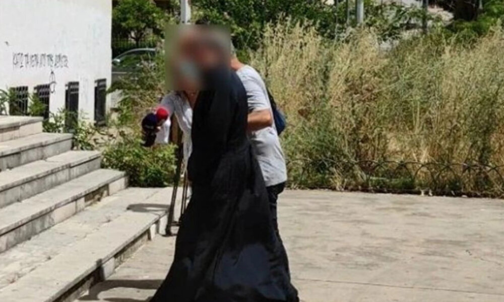 Στο Αγρίνιο η 30χρονη σήμερα Κωνσταντίνα μίλησε για τον Ιερέα με το «κοινόβιο» που ασελγούσε πάνω της για πέντε ολόκληρα χρόνια.