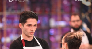 Στο «MasterChef 2025» οι ανατροπές είναι πλέον καθημερινό φαινόμενο αφού ο... Μεσολογγίτης Κλεό είναι υποψήφιος προς αποχώρηση!