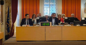 Στο Αγρίνιο το Δημοτικό Συμβούλιο ξεκαθάρισε την 30η Απριλίου 2025 πως δε συναινεί σε μικρό υδροηλεκτρικό στα Παρακαμπύλια.