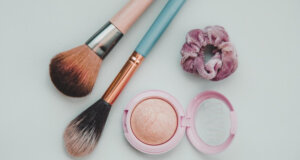 Το απόλυτο beauty routine για τις πολυάσχολες γυναίκες, ενισχύει την αυτοπεποίθηση τους σε ελάχιστο χρόνο.