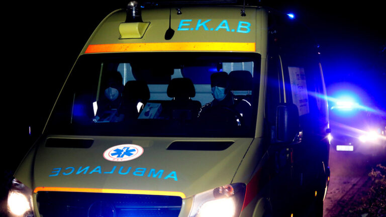 Στο Μεσολόγγι το βράδυ της 22ης Μαΐου 2025 σημειώθηκε τροχαίο ατύχημα στην Οδό Κύπρου, Ι.Χ. καρφώθηκε σε σταθμευμένο.