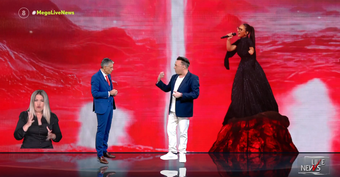 Eurovision 2025 και όλα τα φώτα είναι στραμένα στη Βασιλεία, ο Νίκος Ευαγγελάτος βρέθηκε επί σκηνής με την... klavdia!