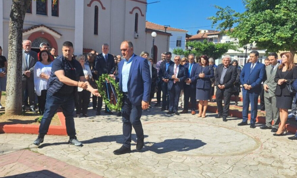 Στα Καλύβια Αγρινίου τελέστηκε την Κυριακή, 4 Μαΐου 2025 το Επίσημο Μνημόσυνο για τα θύματα της Γερμανικής Κατοχής.