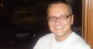 Ο Κώστας Ντοβάκος έφυγε από τη ζωή σε ηλικία 55 ετών και η Λυσιμαχεία καθώς και όλο το Αγρινίου πενθούν για την απώλειά του.