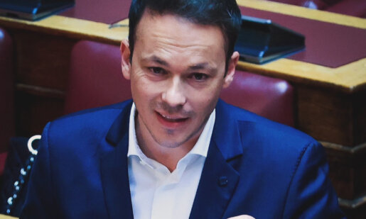 Ο Μίλτος Ζαμπάρας τοποθετήθηκε στη Βουλή αναφέροντας επί λέξη «ύβρις η πρόταση της Ν.Δ. για την Προανακριτική»