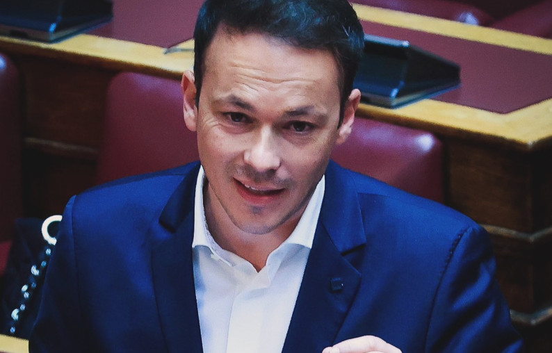 Ο Μίλτος Ζαμπάρας τοποθετήθηκε στη Βουλή αναφέροντας επί λέξη «ύβρις η πρόταση της Ν.Δ. για την Προανακριτική»