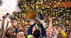 Στο UEFA Europa League ο Ελληνοαυστραλός Άγγελος Ποστέκογλου έγραψε ιστορία με την Τότεναμ, κατάκτηση ευρωπαϊκού μετά από 41 χρόνια!