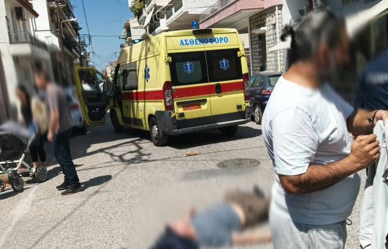 Στο Μεσολόγγι το πρωί της Παρασκευής, 2 Μαΐου 2025 σημειώθηκε τροχαίο μπροστά από την Αστυνομία, σύγκρουση δίκυκλου με Ι.Χ.