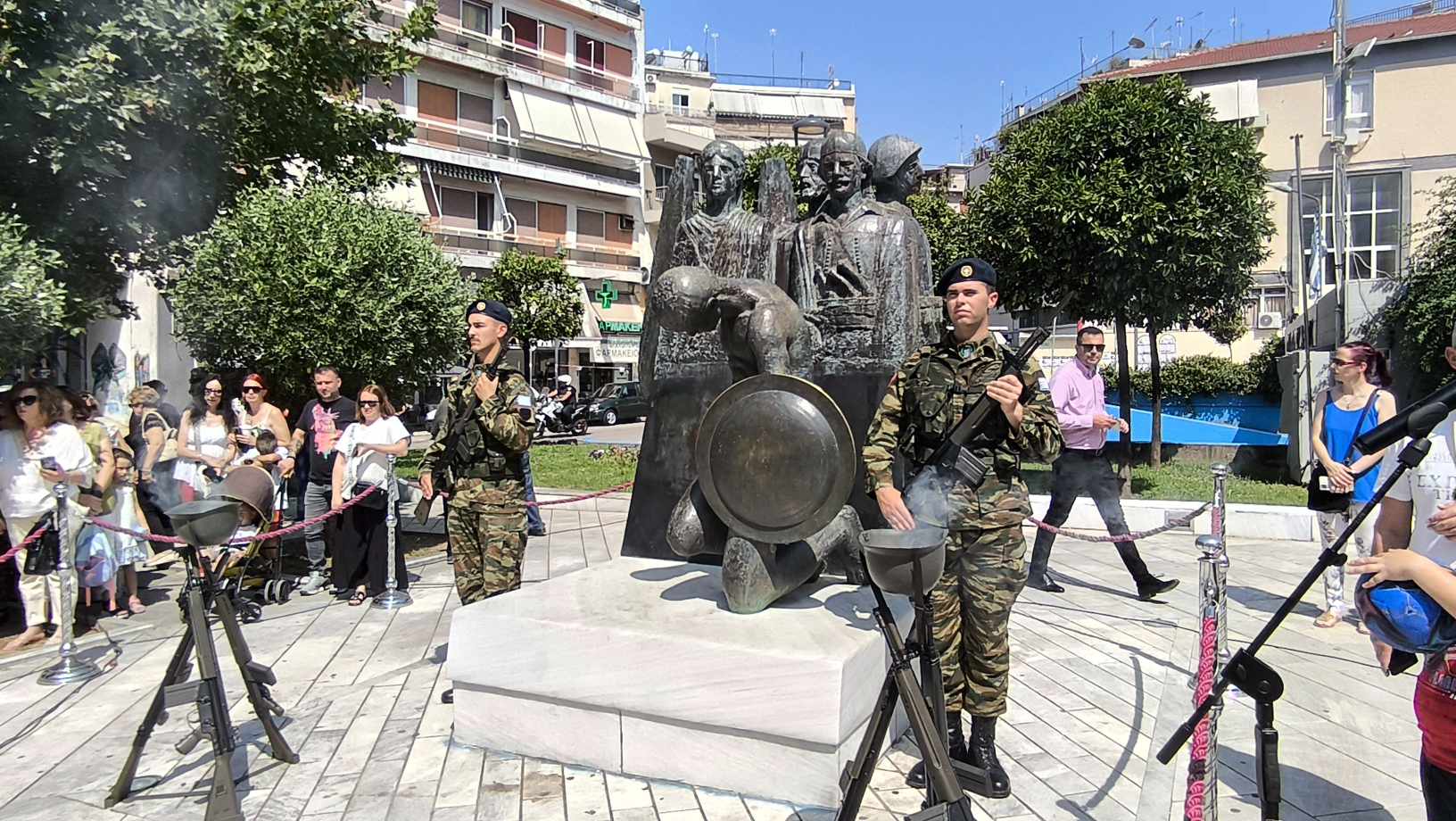 Το Αγρίνιο τίμησε την 11η Ιουνίου με επιμνημόσυνη δέηση & κατάθεση στεφάνων στην Πλατεία Δημάδη, αμέσως μετά τη Δοξολογία στη Μητρόπολη.