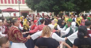 Στο Αγρίνιο την Παρασκευή και 13 από νωρίς το απόγευμα έως αργά το βράδυ το Παραδοσιακό Καλλιτεχνικό Εργαστήρι γλέντησε για τα καλά!