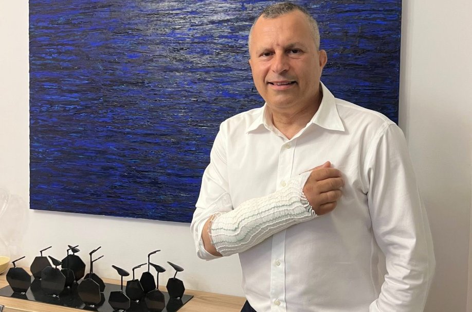 Στο Αιτωλικό ο Δικηγόρος Σωτήρης Μπούρος αναμένεται να προχωρήσει σε νομικές ενέργειες μετά την επίθεση που δέχθηκε από αδέσποτο.