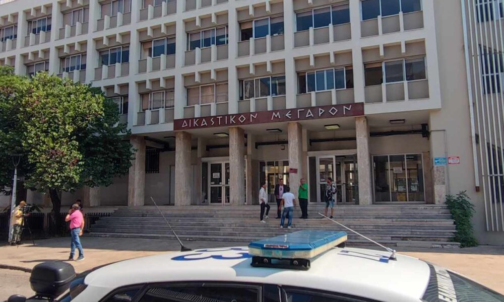 Ο Μπάμπης Κούτσικος δολοφονήθηκε τον Ιανουάριο του 2024, τον Ιούνιο του 2025 ξεκίνησε το Δικαστήριο στο Αγρίνιο αλλά διεκόπη...