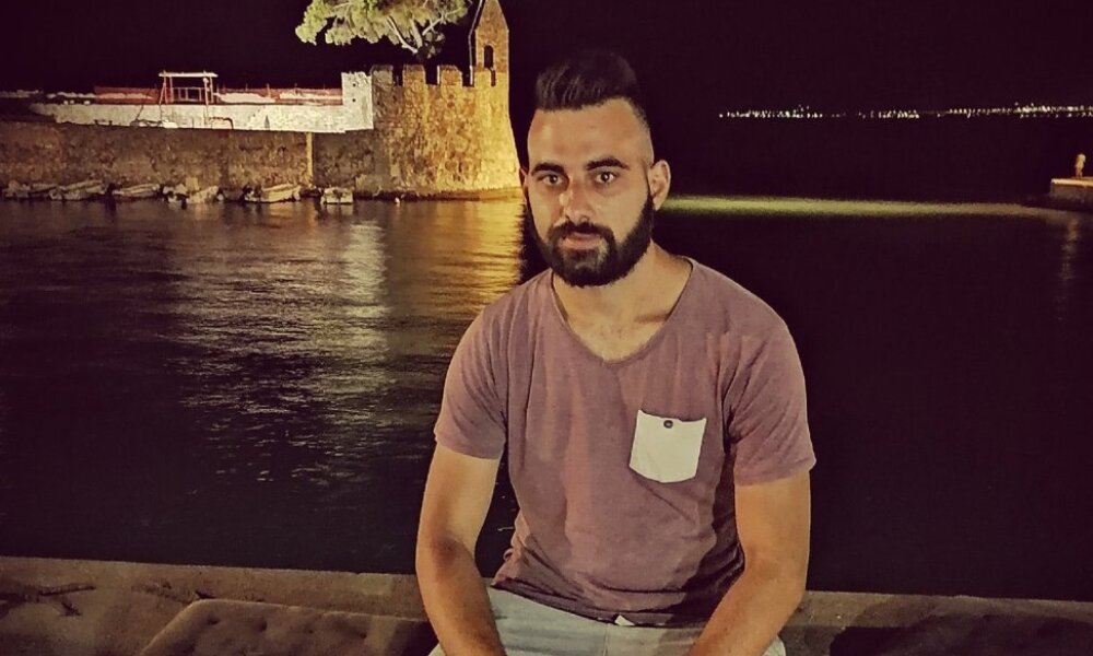Ο Δημήτρης Σβίγγος είναι ο 27χρονος που άφησε την τελευταία του πνοή στη Μ.Ε.Θ. του Νοσοκομείου Αγρινίου, μετά από τροχαίο.