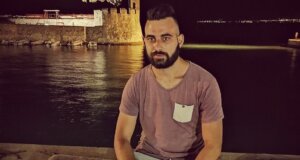 Ο Δημήτρης Σβίγγος είναι ο 27χρονος που άφησε την τελευταία του πνοή στη Μ.Ε.Θ. του Νοσοκομείου Αγρινίου, μετά από τροχαίο.