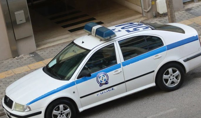 Στην Αμφιλοχία ένας 15χρονος συνελήφθη για παράνομη οπλοκατοχή, απειλή, στέρηση δελτίου ταυτότητας και απόπειρα ζωοκτονίας