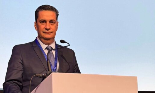 Ο Γιώργος Παπαναστασίου δεν είναι ούτε στο Αγρίνιο, ούτε στην Αθήνα αλλά στο Όσλο της Νορβηγίας αναζητώντας λύσεις...