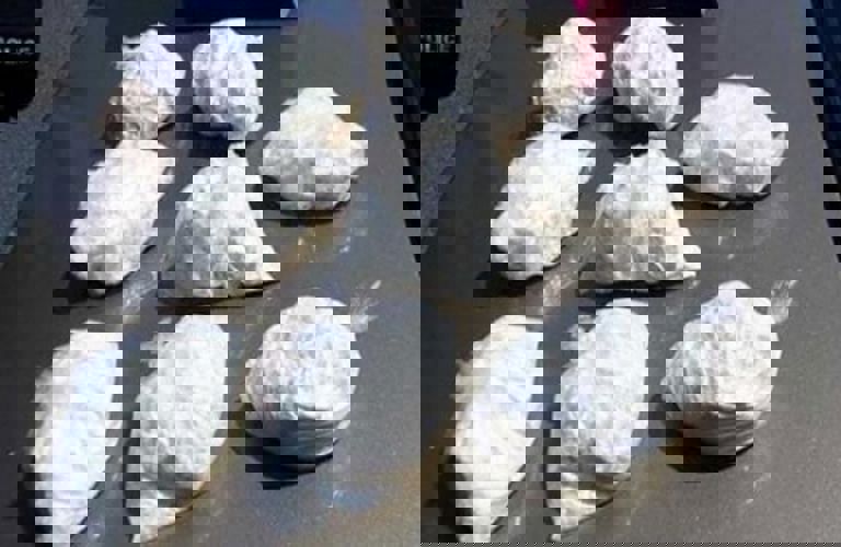 Στην Πάτρα πραγματοποιήθηκε καύση ναρκωτικών από Αστυνομικούς της Υποδιεύθυνσης Δίωξης και Εξιχνίασης Εγκλημάτων.