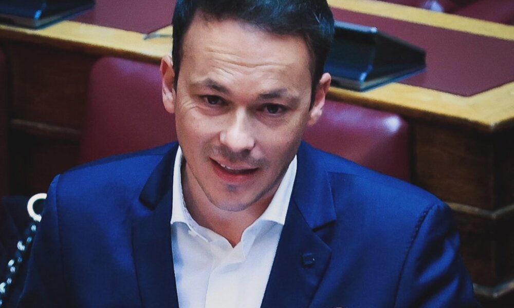 Ο Μίλτος Ζαμπάρας μέσα απο τη Βουλή αναφέρθηκε στη νέα καταδίκη της χώρας λέγοντας πως «πνίγεται» η Ελλάδα και απουσιάζει το Κράτος.