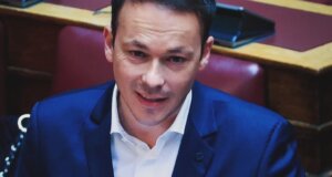 Ο Μίλτος Ζαμπάρας μέσα απο τη Βουλή αναφέρθηκε στη νέα καταδίκη της χώρας λέγοντας πως «πνίγεται» η Ελλάδα και απουσιάζει το Κράτος.