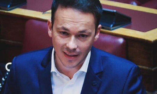 Καθυστερήσεις και στασιμότητα στην υλοποίηση του έργου «Οδική σύνδεση Βόνιτσας - Λευκάδας» καταγγέλλει ο Μίλτος Ζαμπάρας.