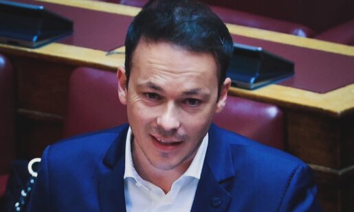 Ο Μίλτος Ζαμπάρας φέρνει στη Βουλή το ενδεχόμενο «αναδιάρθρωσης» των Δ.Ο.Υ. Αγρινίου και Ι.Π. Μεσολογγίου