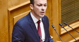 Ο Μίλτος Ζαμπάρας έθεσε στη Βουλή το θέμα της καθυστέρησης του Έργου Βόνιτσα - Λευκάδα λέγοντας πως πρόκειται για έργο κομβικής σημασίας.