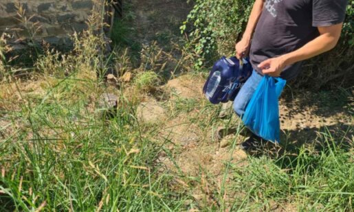 Οι Δομές Αστέγων του Δήμου Αγρινίου με αφορμή τον καύσωνα που βρίσκεται σε εξέλιξη μοίρασαν νερά και φρούτα - Οι κλιματιζόμενες αίθουσες
