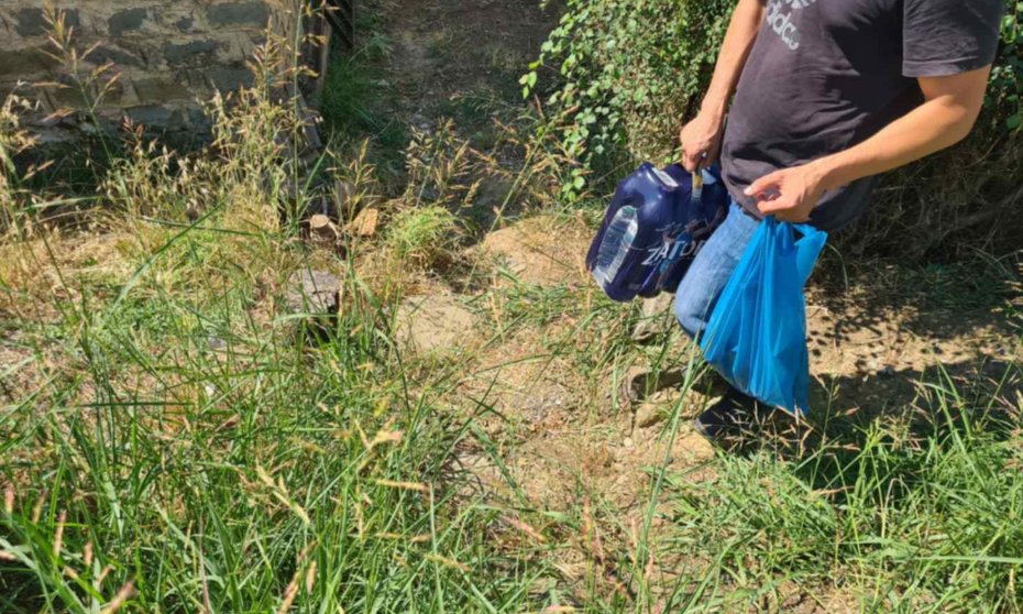 Οι Δομές Αστέγων του Δήμου Αγρινίου με αφορμή τον καύσωνα που βρίσκεται σε εξέλιξη μοίρασαν νερά και φρούτα - Οι κλιματιζόμενες αίθουσες