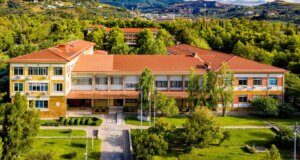 Στο Πανεπιστήμιο Πατρών τα αδέσποτα ζώα έχουν γίνει ο φόβος και ο τρόμος των φοιτητών - Οι σοβαρές καταγγελίες στην Εφημερίδα «Συνείδηση» για τις επιθέσεις που έχουν δεχθεί