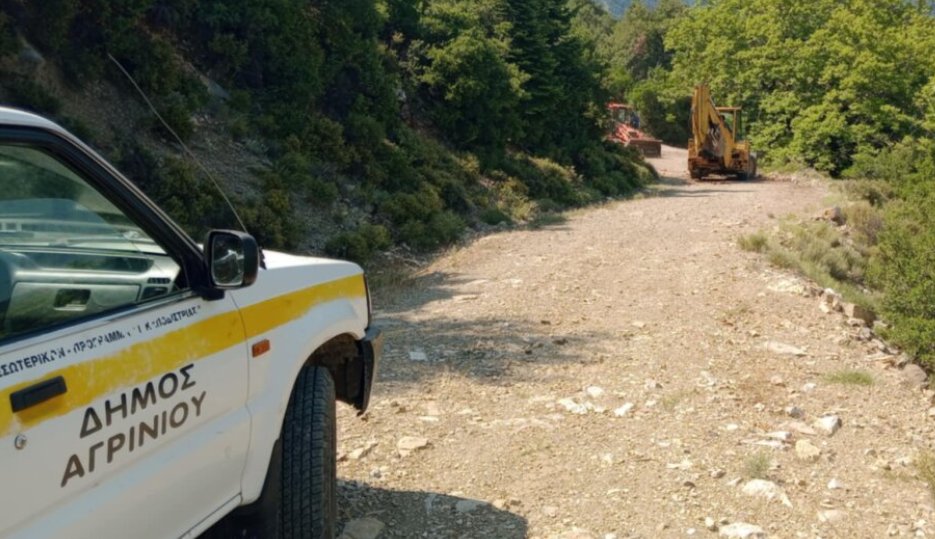 Ο Δήμος Αγρινίου ενημέρωσε σχετικά με τη συντήρηση αγροτικής οδοποιίας στη Δημοτική Ενότητα Παρακαμπυλίων.