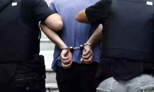 Στο Αιτωλικό συνελήφθη το πρωί της Δευτέρας, 16 Ιουνίου 2025 ένας άνδρας για μία σειρά αδικημάτων σε βάρος άλλων δύο ανδρών.