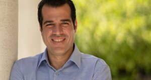 Ο Θάνος Πλεύρης ορκίζεται την ερχόμενη Δευτέρα, 30 Ιουνίου 2025 Υπουργός Μετανάστευσης και Ασύλου στη θέση του Μάκη Βορίδη.