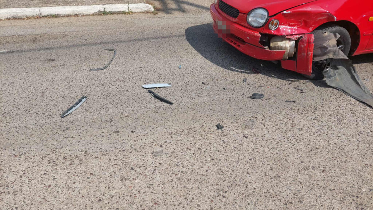 Στο Αγρίνιο το απόγευμα της Παρασκευής, 20 Ιουνίου 2025 Ι.Χ. και ταξί συγκρούστηκαν στις Εργατικές Αγίας Βαρβάρας.