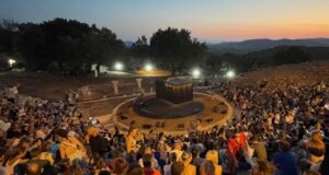 Στο Μεσολόγγι η Δημοτική Αρχή ενημέρωσε για το Αρχαίο Θέατρο Οινιαδών πως αναβάλλεται για λόγους ασφαλείας η παράσταση «Φιλοκτήτης».