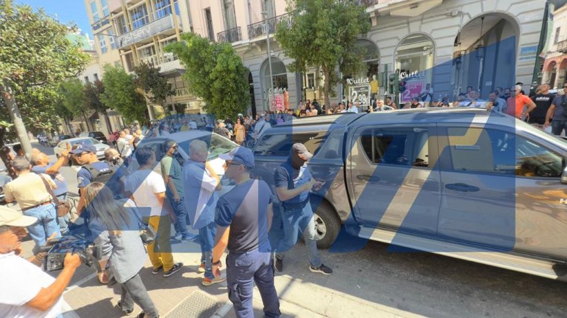 Η Ειρήνη Μουρτζούκου υπό αυστηρά μέτρα ασφαλείας στα Δικαστήρια της Πάτρας έφτασε νωρίτερα για να απολογηθεί για τους θανάτους.