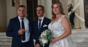 Ο ηθοποιός Γιάννης Παπαθανάσης «κρεμάστηκε» την εκλεκτή της καρδιάς του όπως αποκάλυψε ο Πρόεδρος της Μεγάλης Χώρας, Γρ. Χασιώτης.