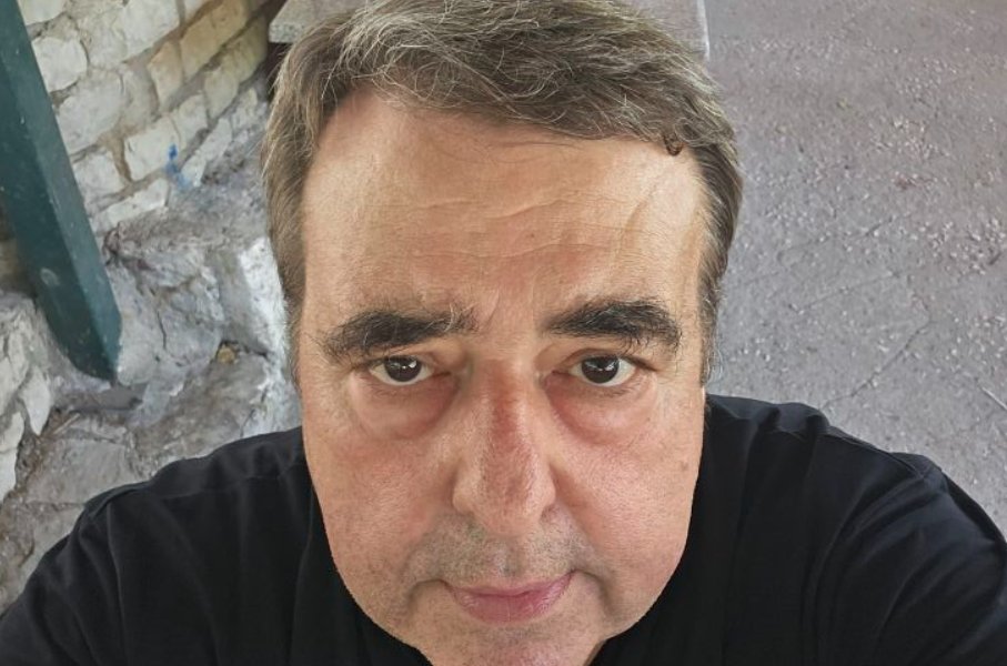 Ο Κώστας Καλαντζής βιώνει πολύ δύσκολες ώρες κι' αυτό γιατί ο Αντιδήμαρχος Αγρινίου πενθεί για την απώλεια της μητέρας του.