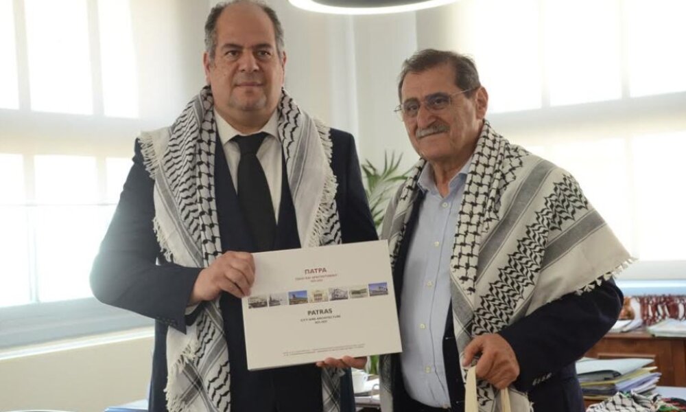 Στην Πάτρα και συγκεκριμένα στο Δημαρχείο βρέθηκε ο Παλαιστίνιο Πρέσβης, έτυχε θερμής υποδοχής από τον Κώστα Πελετίδη.