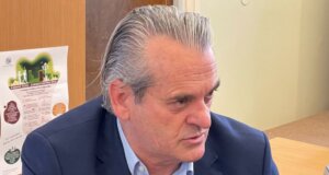Ο Κώστας Πιστιόλας σε ανακοίνωση που εξέδωσε τονίζει πως «η Δημοτική Αρχή Αγρινίου είναι ανεπαρκής και πολλαπλά εκτεθειμένη».
