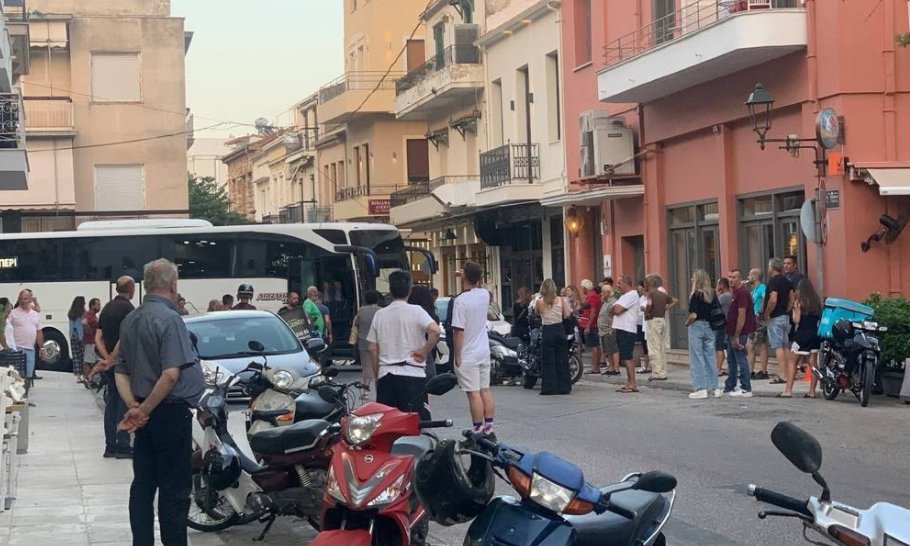 Ο Δημοσιογράφος του Lepanto R-TV, Σωτήρης Καρέλης αναφέρθηκε στο κυκλοφοριακό κομφούζιο που επικρατεί στην πόλη της Ναυπάκτου.
