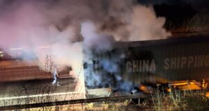 Στο Μεσολόγγι αργά το βράδυ της Δευτέρας, 14 Ιουλίου 2025 μία νταλίκα τυλίχθηκε στις φλόγες στην Ιόνια Οδό.